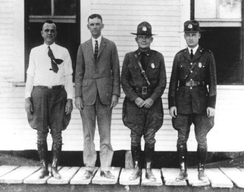 black and white of border patrol agents in 1920s