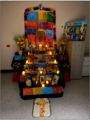 Un altar para honrar seres queridos para celebrar Día de los Muertos.