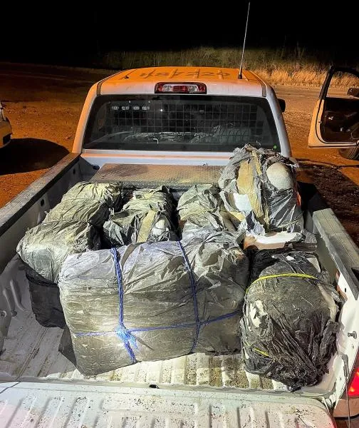 Border Patrol agents stopped a marijuana smuggling attempt near El Cenizo, Texas.