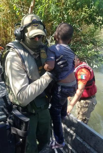 ​​Marine agents, patrolling near the Eagle Pass downtown area rescued six people in recent days.