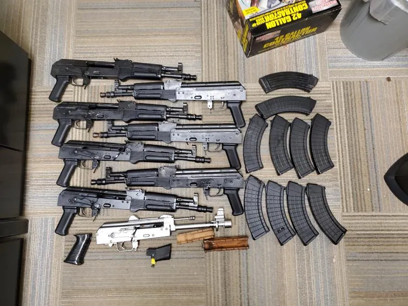 A National Guard soldier assigned to the Eagle Pass South Border Patrol Station found an abandoned bag of weapons.
