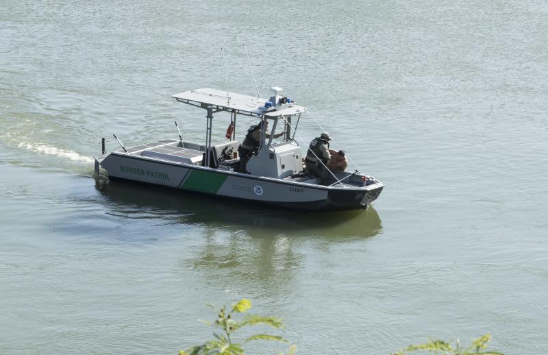 Border patrol agents save man in distress from the Rio Grande